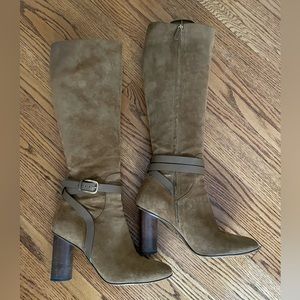 GORGEOUS GUCCI BOOTS! SIZE 39 (9)